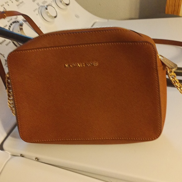 I'm trying to start up my Mary Kay I'm a 69 year old widow it's time for me - Picture 1 of 3